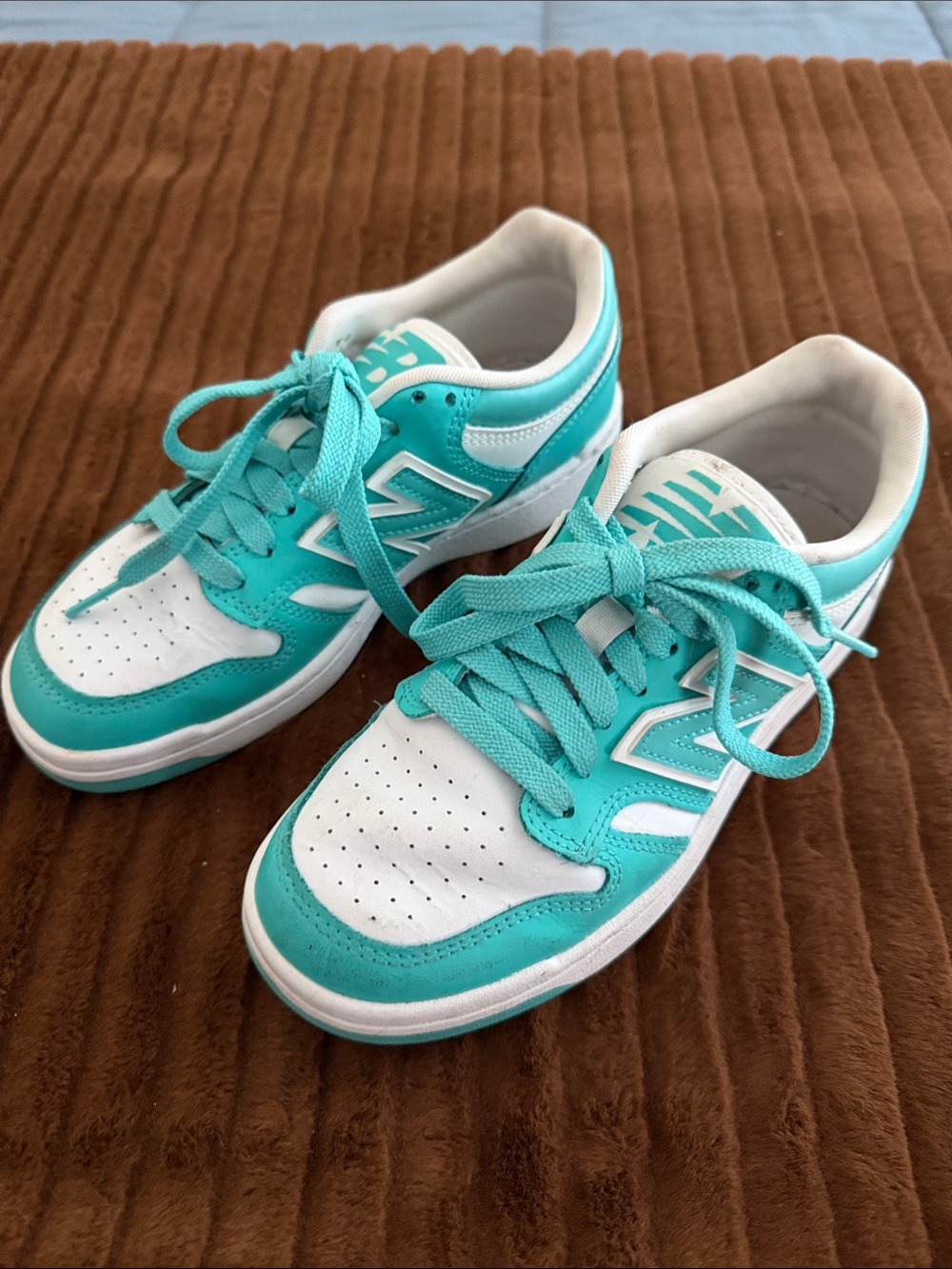 New Balance Kids Teal and White Low-Top Lace Sneakers